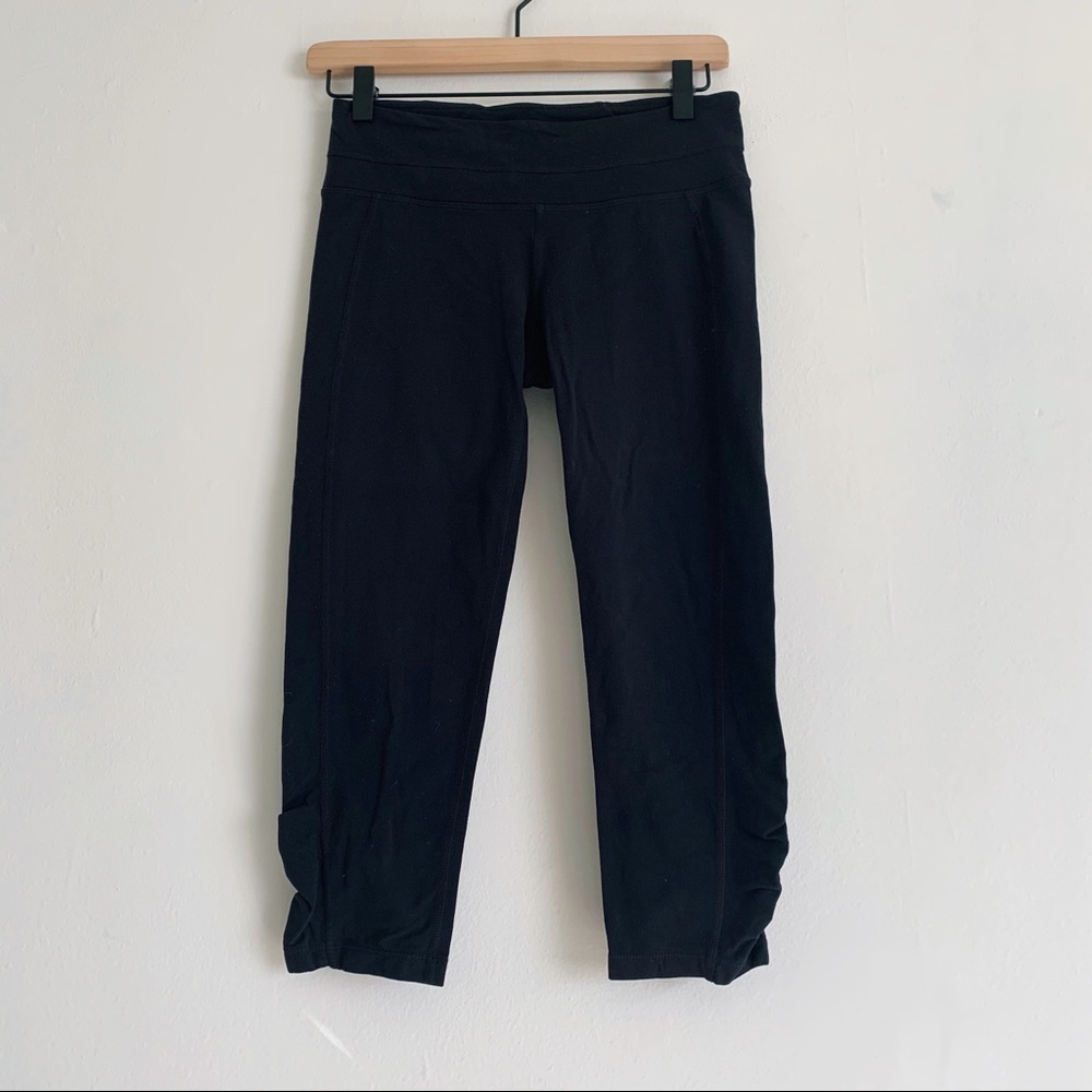 ☀️ Athleta Black Ruched Capri Pant Leggings
